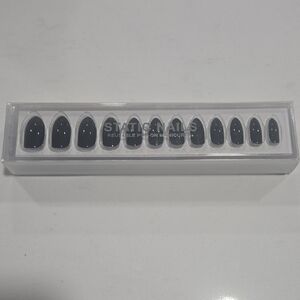 Static Nails Black Reusable Press-On Set